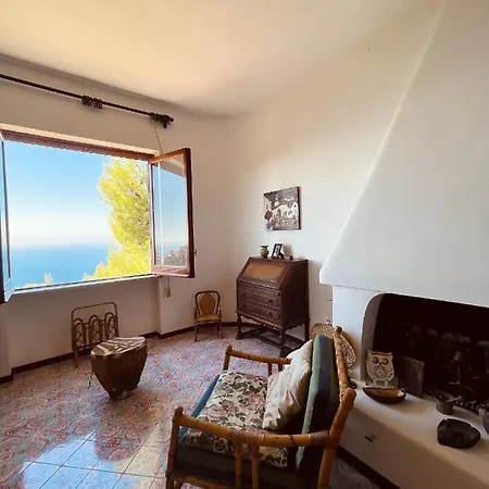 Rosanna Villa