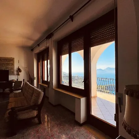 Rosanna Villa *